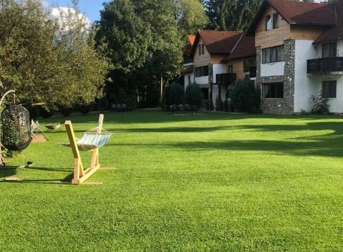 Garden Retreat (Adults Only)Pensiune